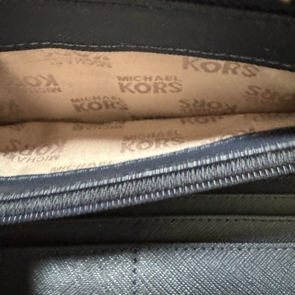 Michael Kors Hamilton Continental Wallet navy blue like new - Picture 3 of 6